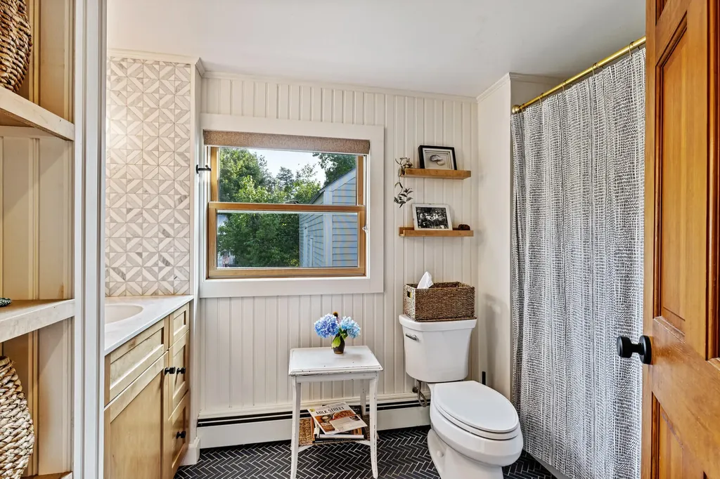 152 Dunns Corner Road Mount Vernon ME 04352