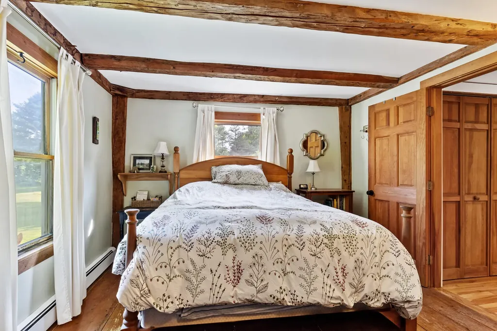 152 Dunns Corner Road Mount Vernon ME 04352