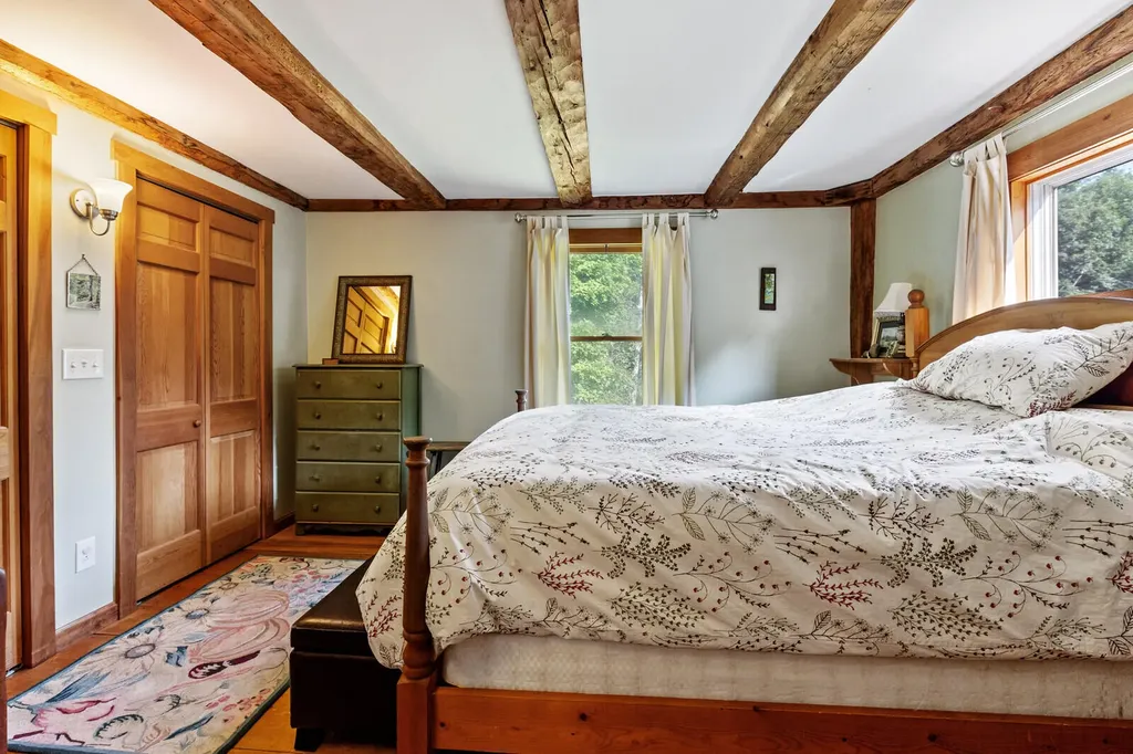 152 Dunns Corner Road Mount Vernon ME 04352