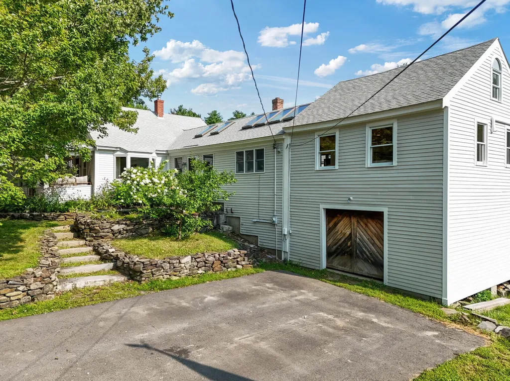 152 Dunns Corner Road Mount Vernon ME 04352