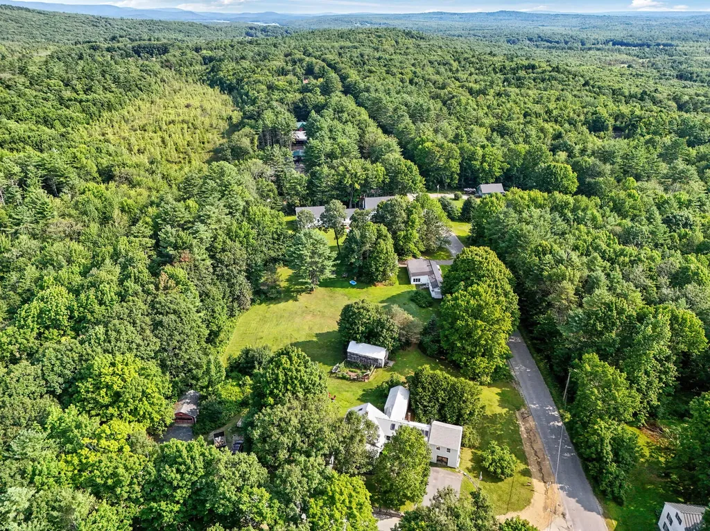 152 Dunns Corner Road Mount Vernon ME 04352