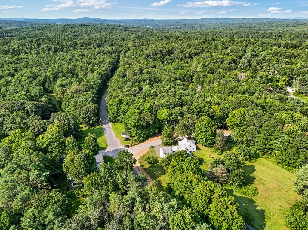 152 Dunns Corner Road Mount Vernon ME 04352