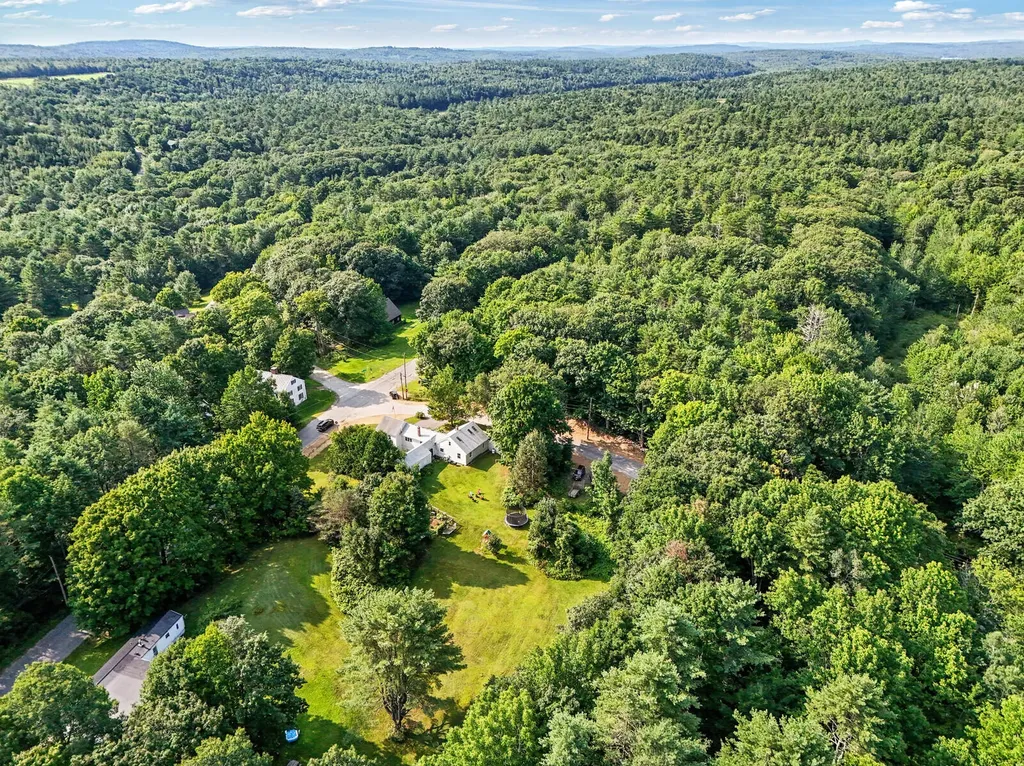 152 Dunns Corner Road Mount Vernon ME 04352