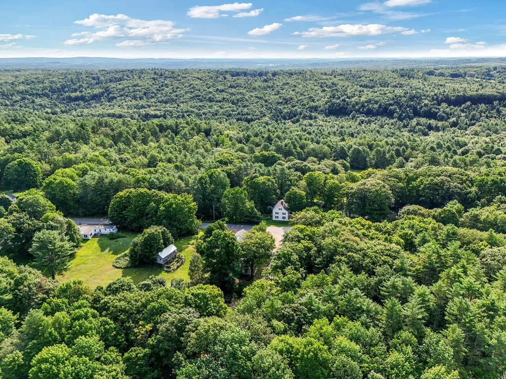 152 Dunns Corner Road Mount Vernon ME 04352