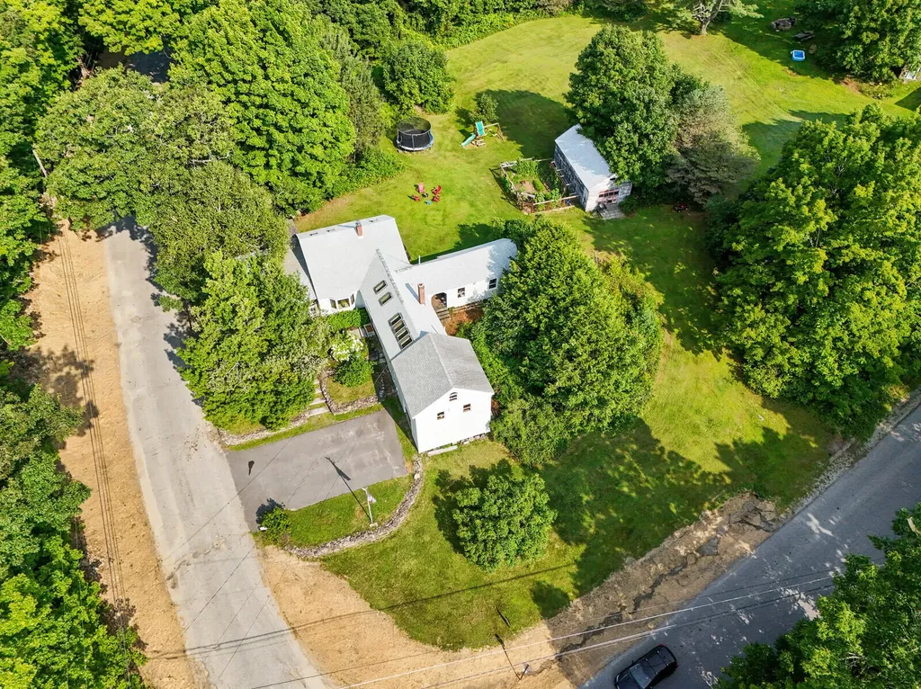 152 Dunns Corner Road Mount Vernon ME 04352