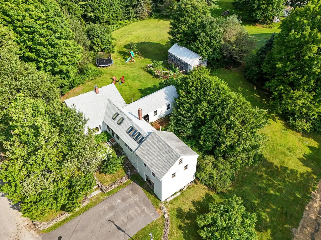 152 Dunns Corner Road Mount Vernon ME 04352