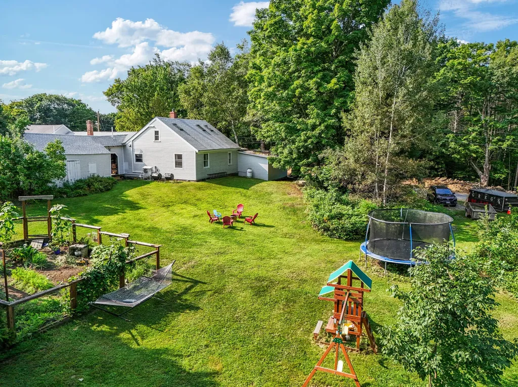 152 Dunns Corner Road Mount Vernon ME 04352