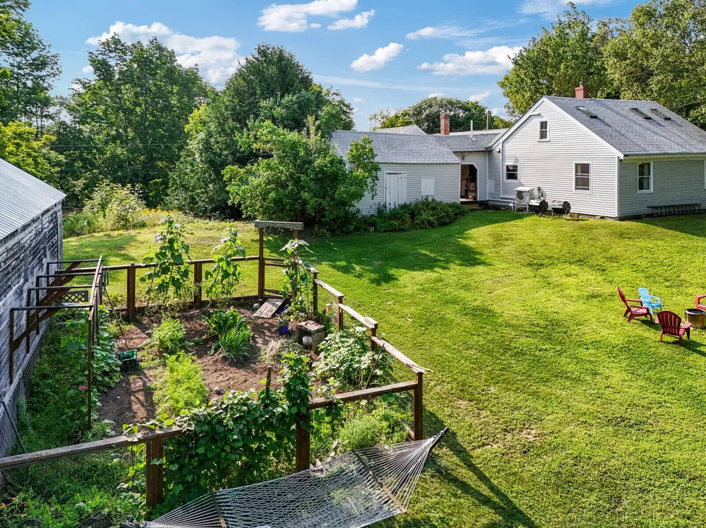 152 Dunns Corner Road Mount Vernon ME 04352