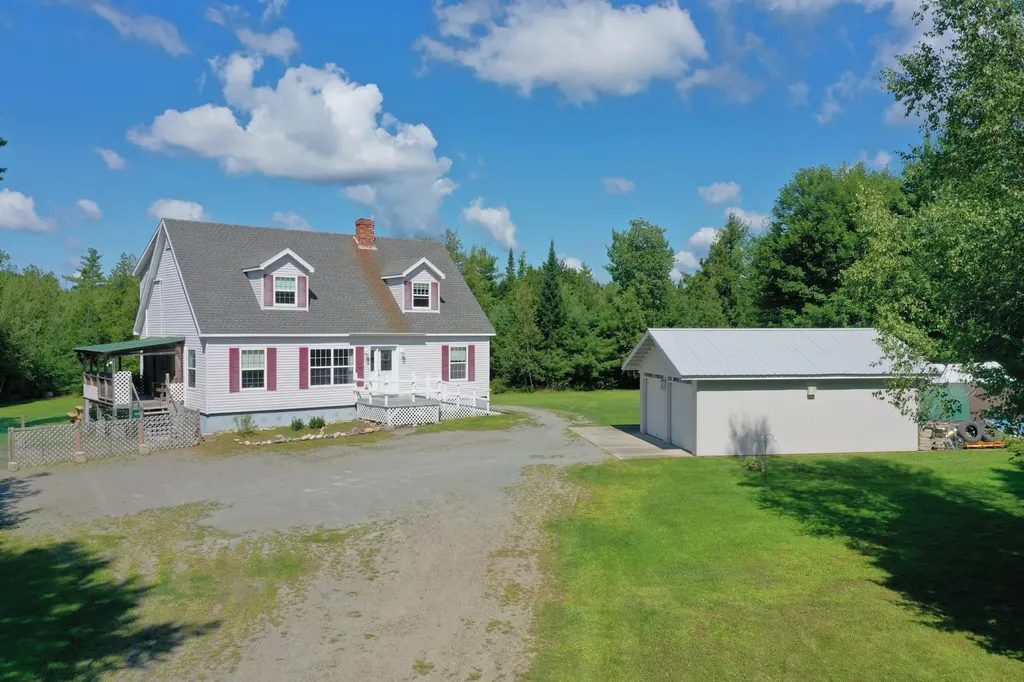 15 Evergreen Drive Bradley ME 04411