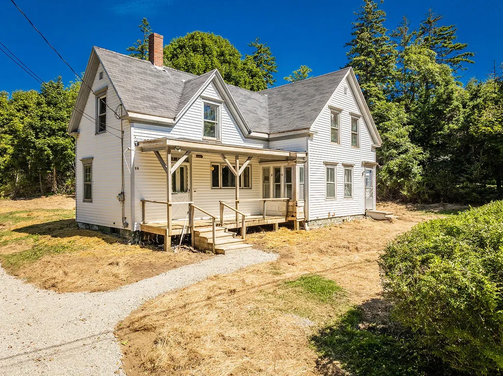 28 Sea Street Saint George ME 04860