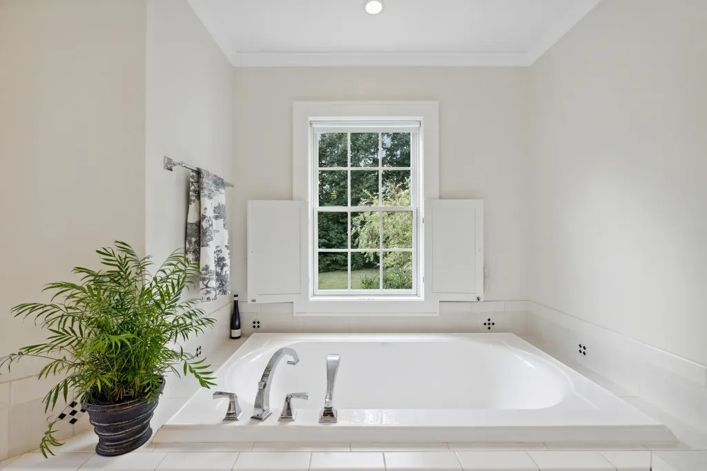 5 Stonewood Lane Kennebunkport ME 04046