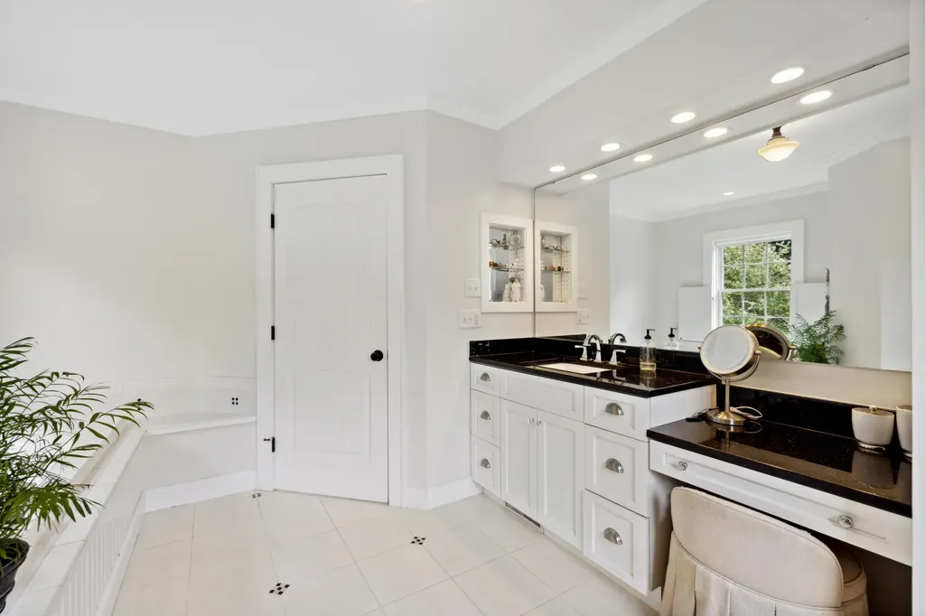 5 Stonewood Lane Kennebunkport ME 04046