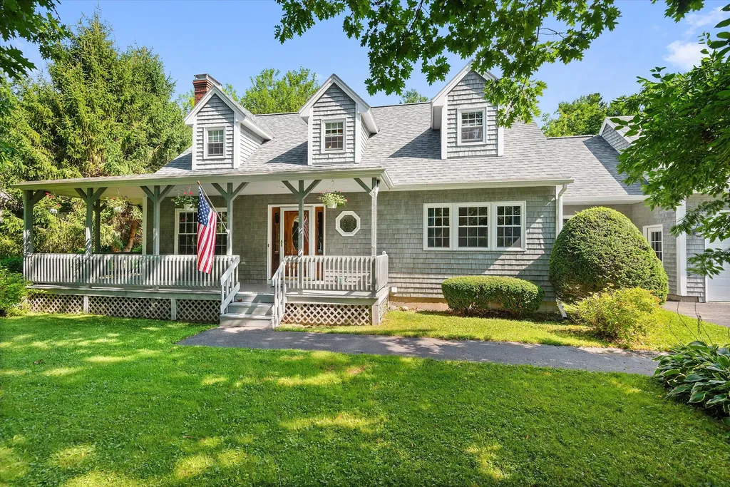 16 Page Place Orono ME 04473