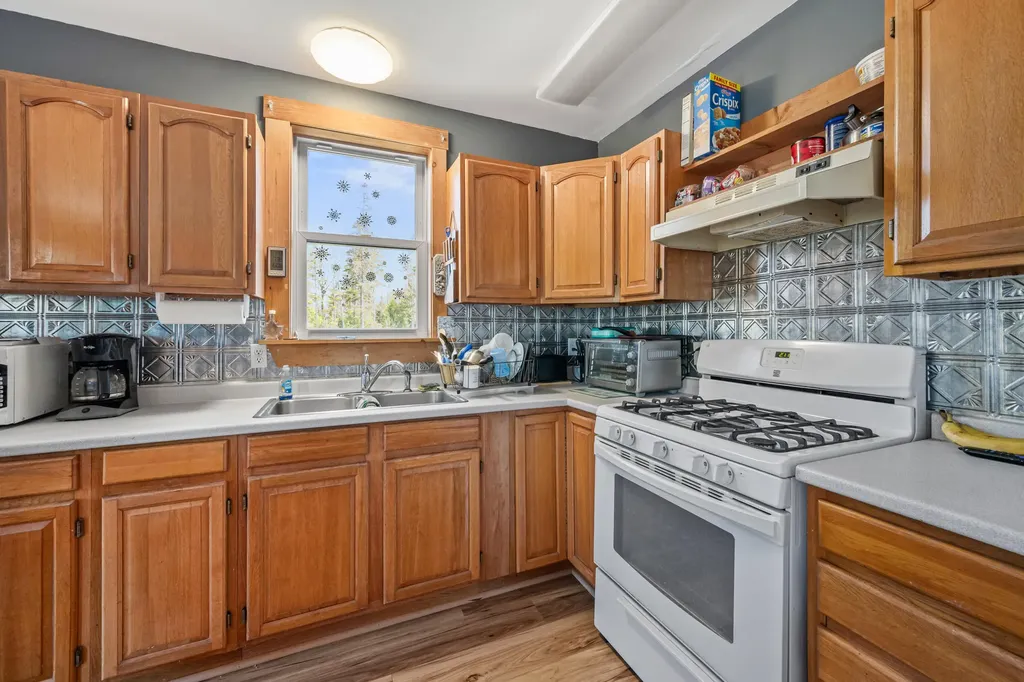 4 Bird's Eye Road Rangeley Plt ME 04970