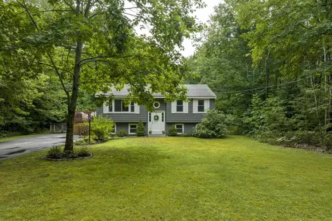 93 Orchard Road Cumberland ME 04021