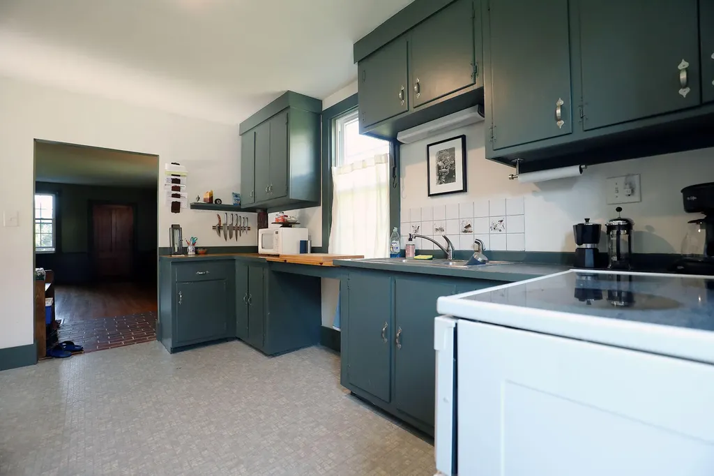 2 Hubbard Lane Hallowell ME 04347
