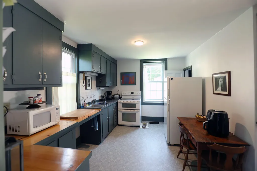 2 Hubbard Lane Hallowell ME 04347