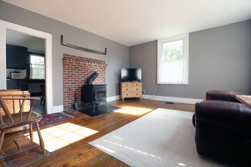 2 Hubbard Lane Hallowell ME 04347