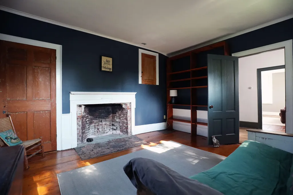 2 Hubbard Lane Hallowell ME 04347