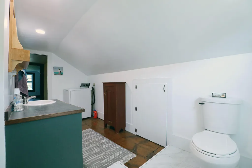 2 Hubbard Lane Hallowell ME 04347