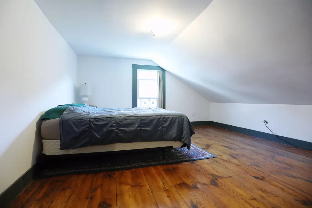 2 Hubbard Lane Hallowell ME 04347
