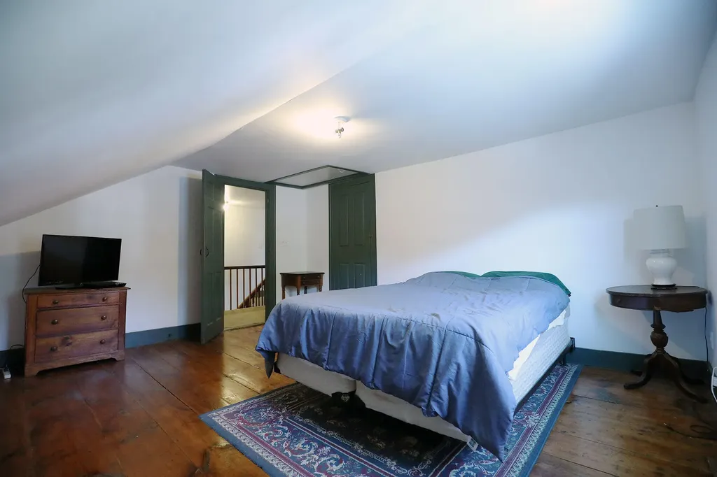 2 Hubbard Lane Hallowell ME 04347