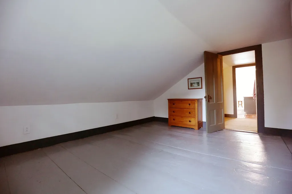 2 Hubbard Lane Hallowell ME 04347