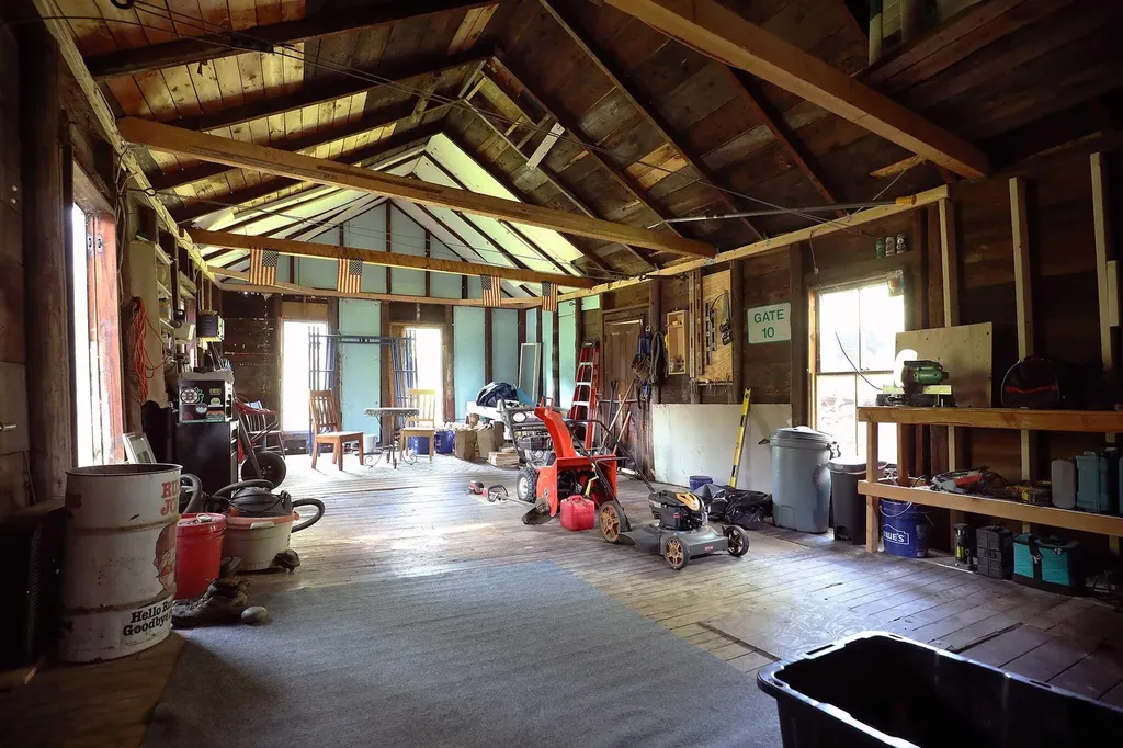 2 Hubbard Lane Hallowell ME 04347