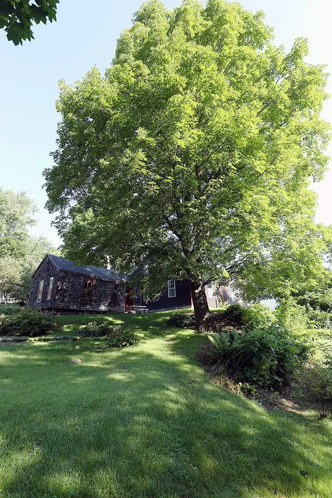 2 Hubbard Lane Hallowell ME 04347