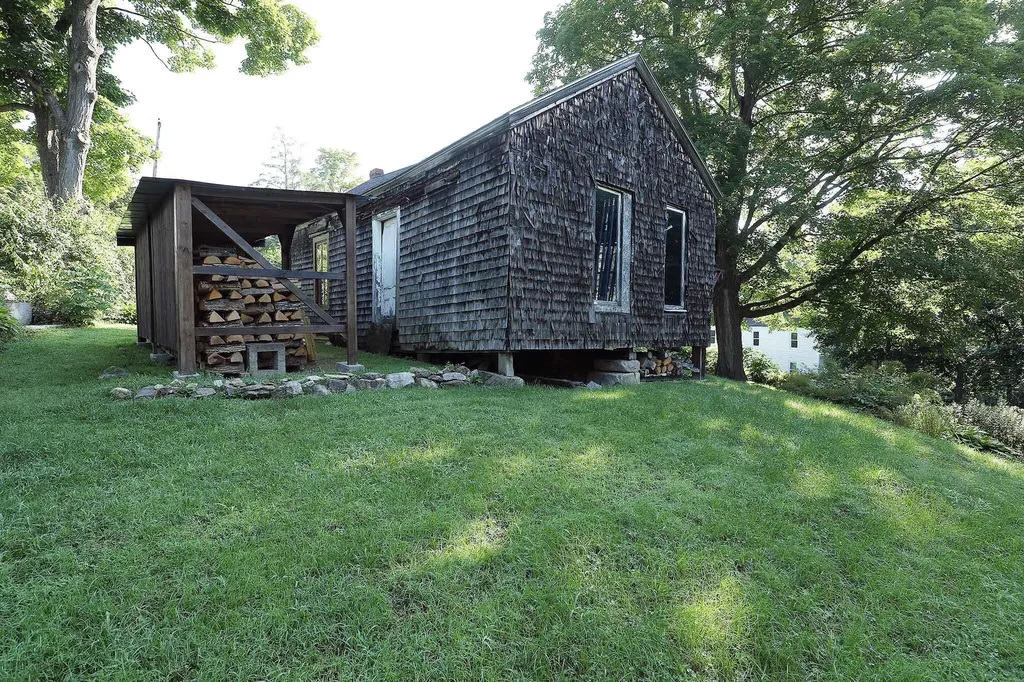 2 Hubbard Lane Hallowell ME 04347