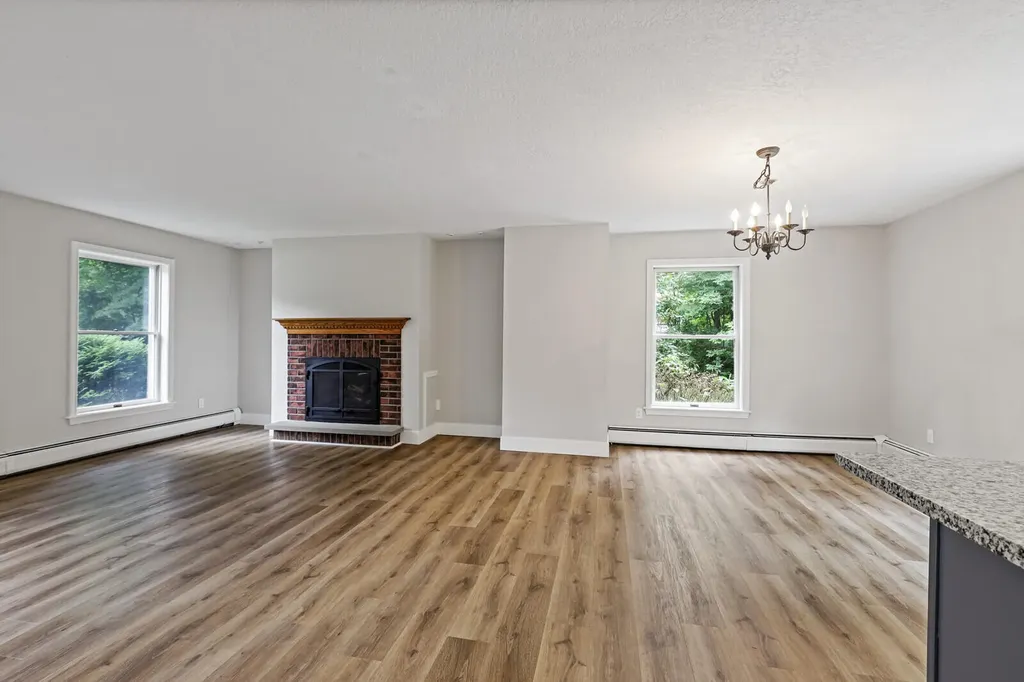 5 Andrew Terrace Oakland ME 04963