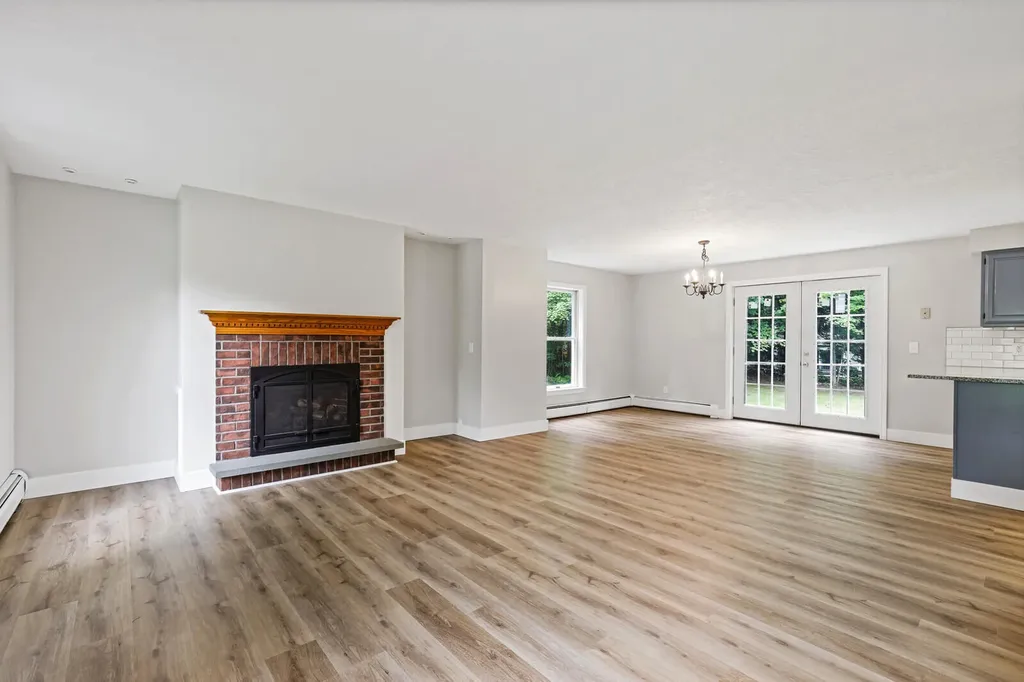 5 Andrew Terrace Oakland ME 04963