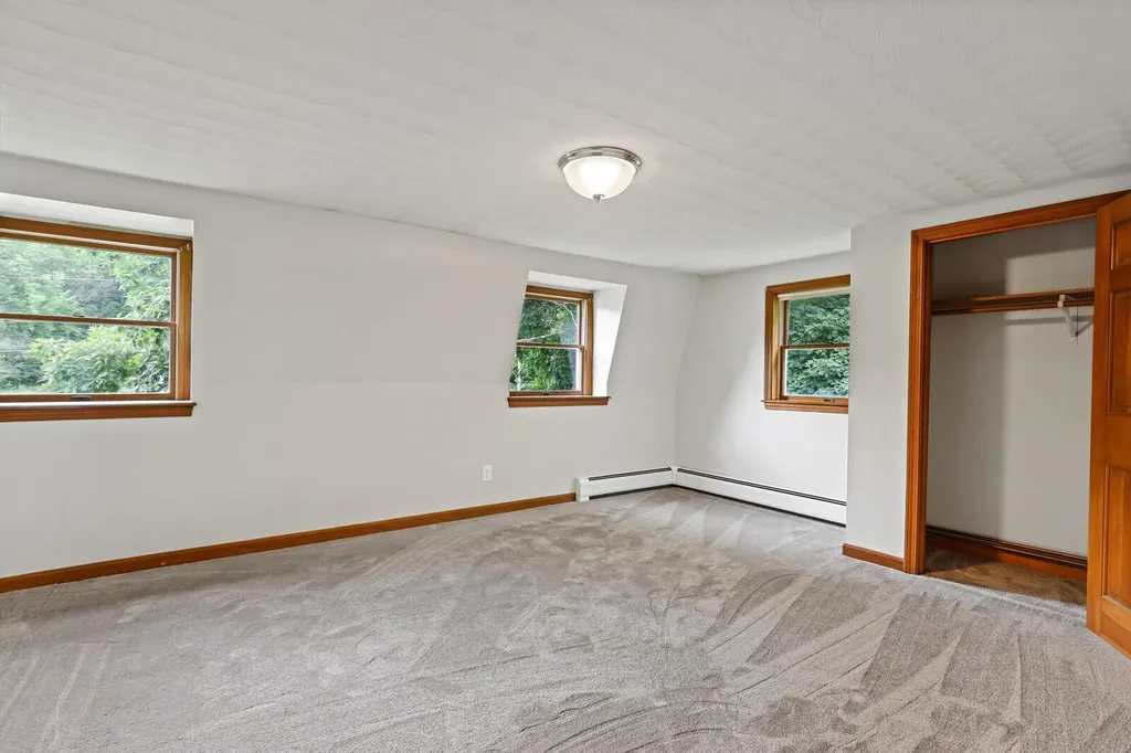 5 Andrew Terrace Oakland ME 04963