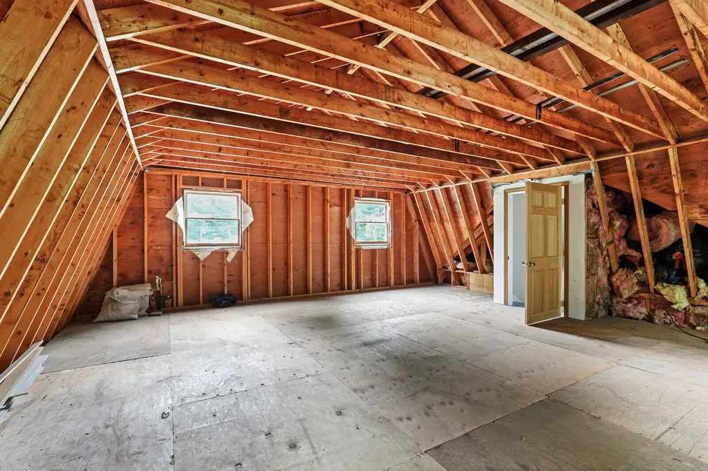 5 Andrew Terrace Oakland ME 04963