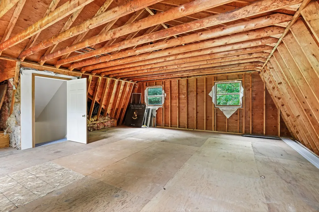 5 Andrew Terrace Oakland ME 04963