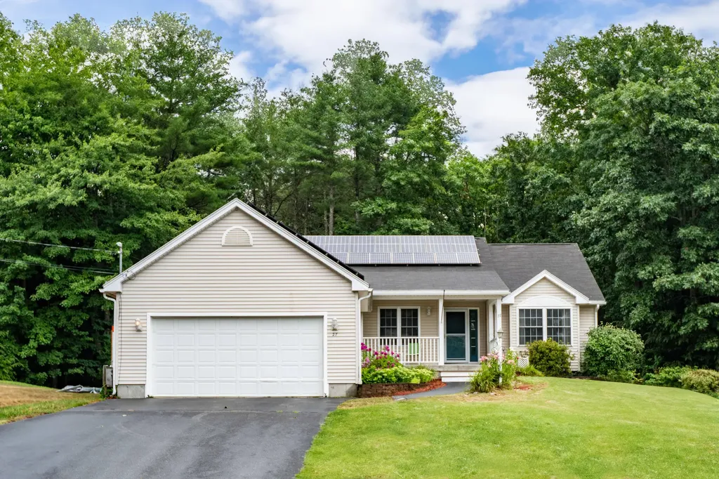 27 Parkside Drive Biddeford ME 04005