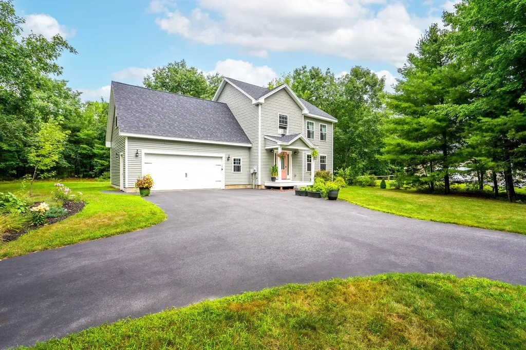 23 Laura Lane Gorham ME 04038