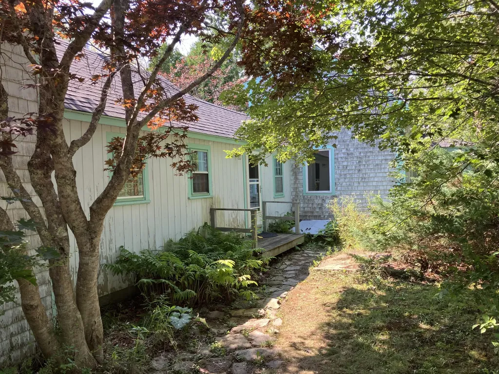 32 Westbrook Street South Thomaston ME 04858