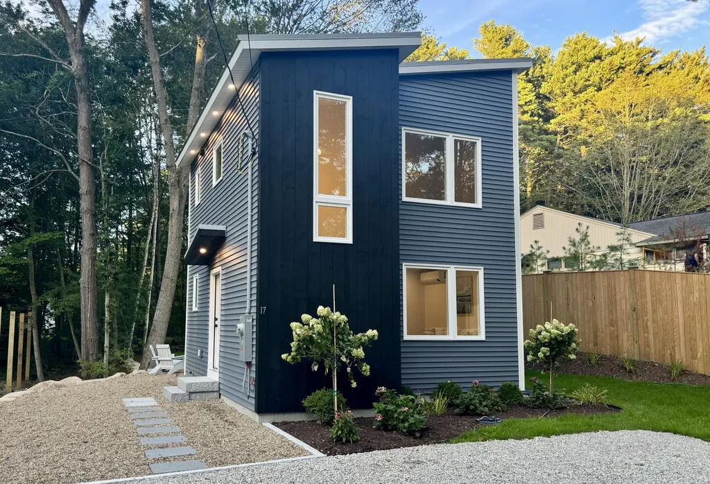 17 Page Street Kittery ME 03904