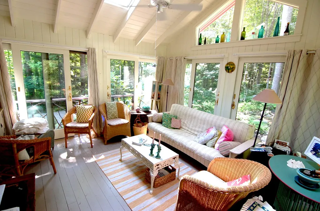 29 Maple Street Northport ME 04849