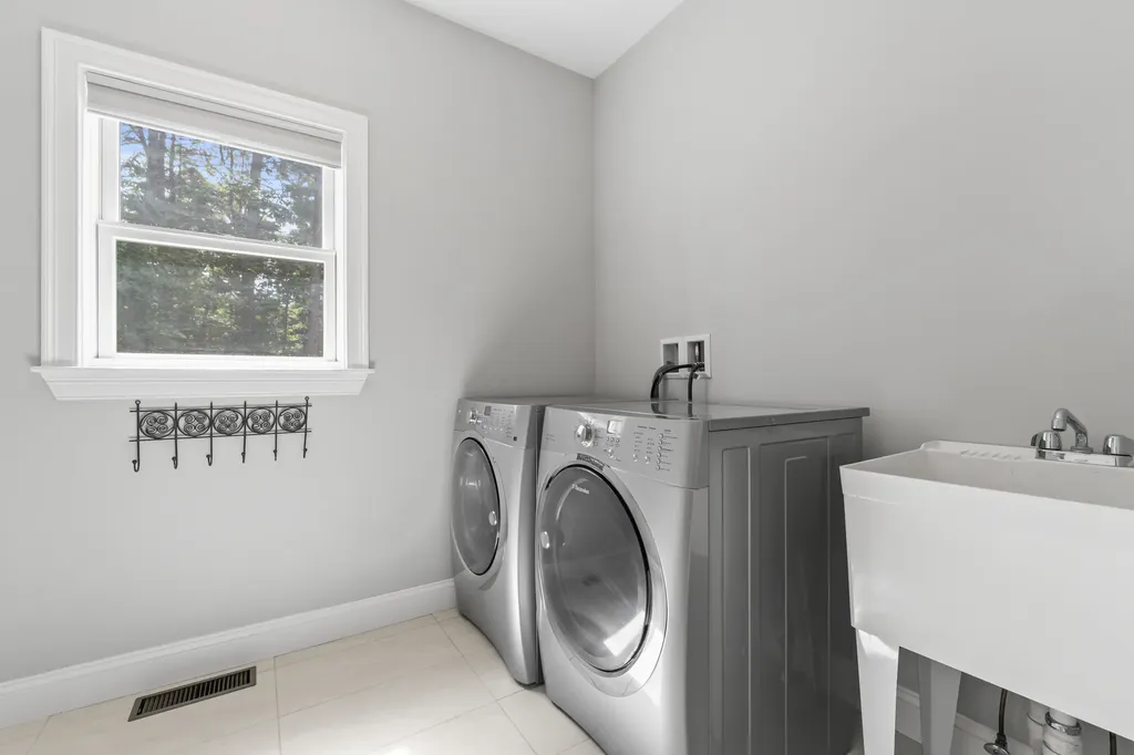 46 Hooper Shores Road York ME 03909