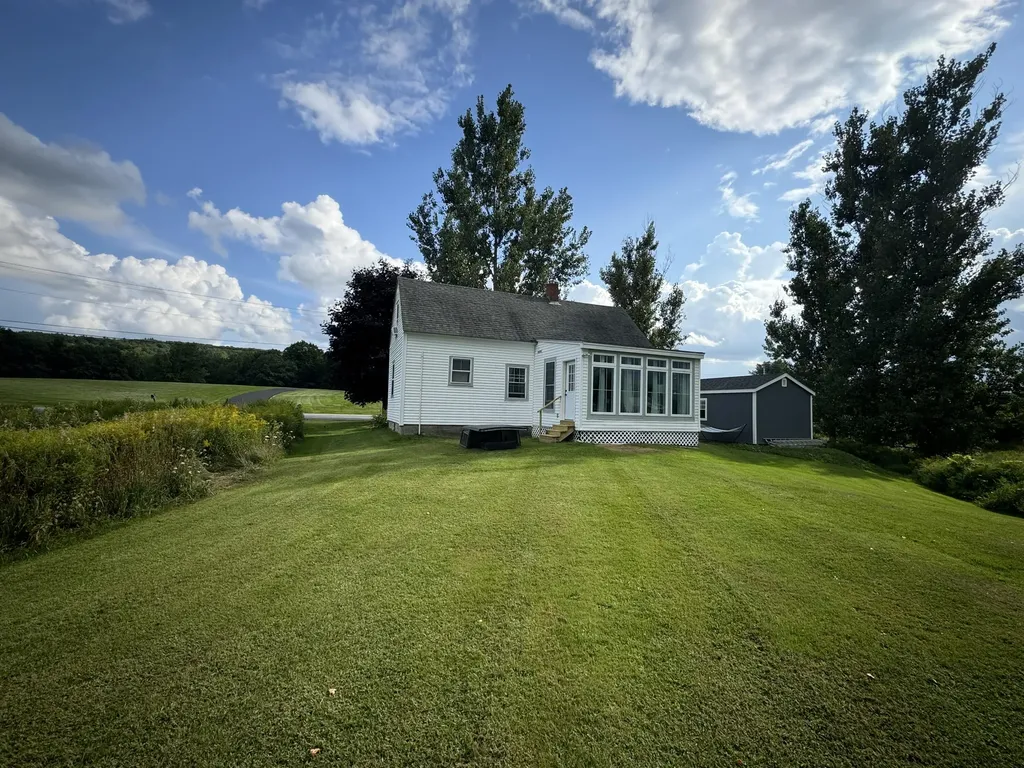 822 Gardiner Road Wales ME 04280