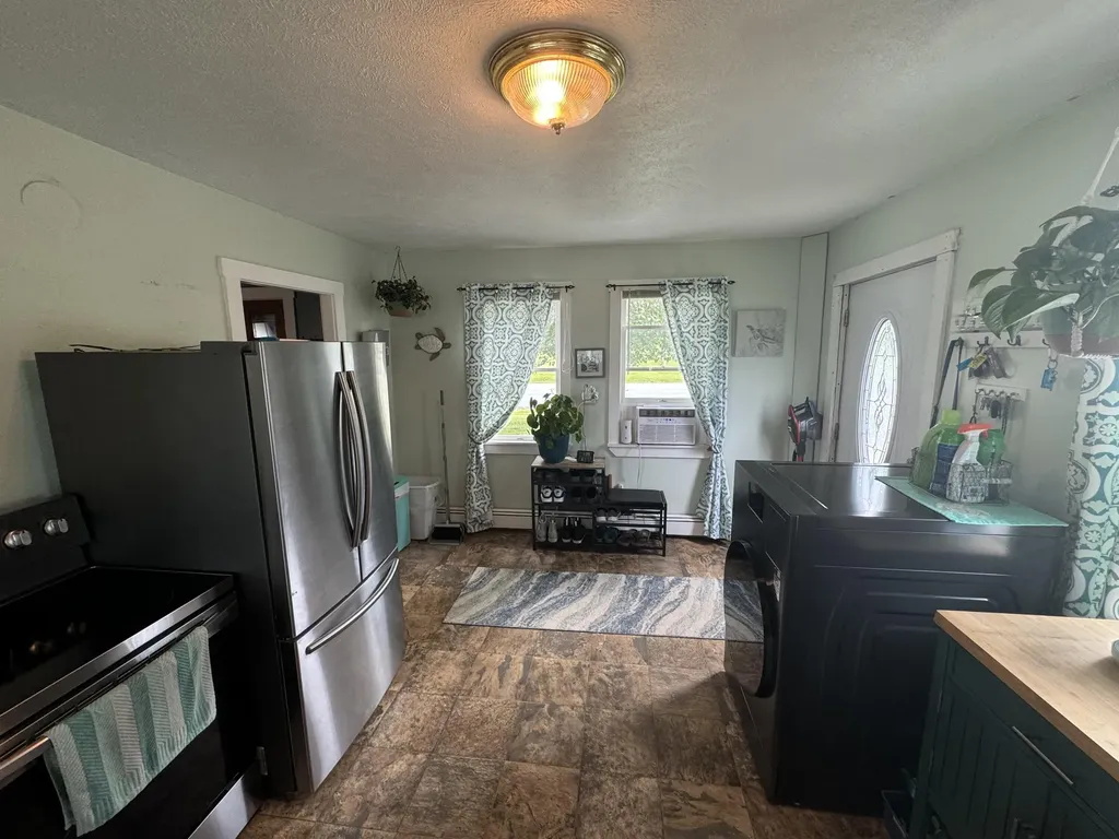 822 Gardiner Road Wales ME 04280
