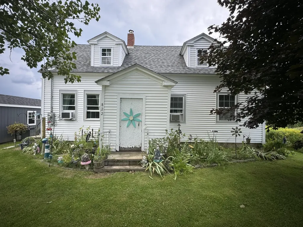 822 Gardiner Road Wales ME 04280