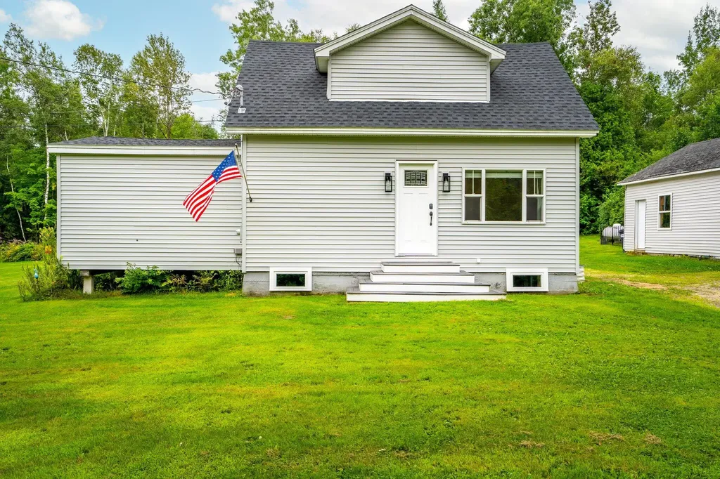 29 Southgate Road Old Town ME 04468