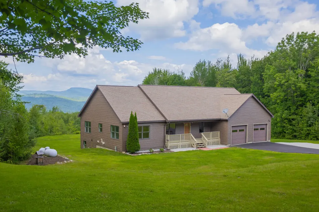 101 Shawnee Drive Farmington ME 04938