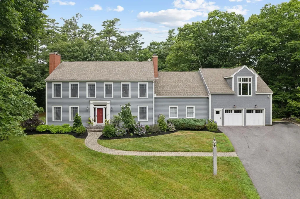 78 Schooner Ridge Road Cumberland ME 04110