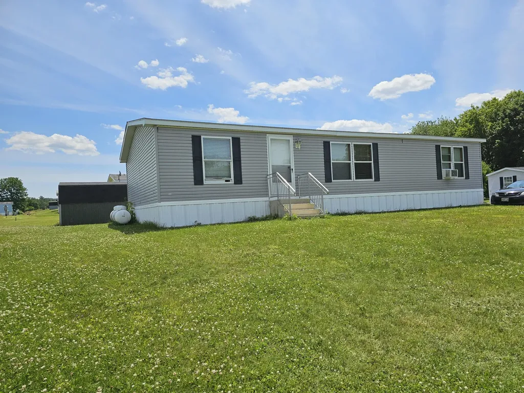 76 Heather Drive Lewiston ME 04240