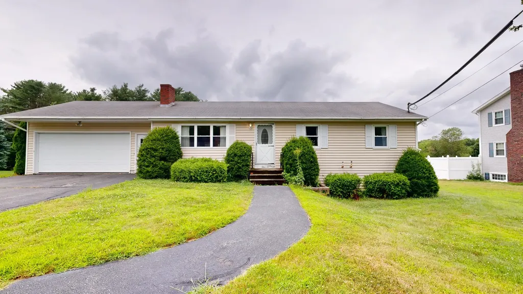 404 Pond Road Lewiston ME 04240