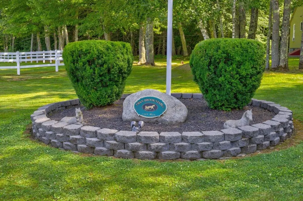 79 Waterhouse Road Dayton ME 04005
